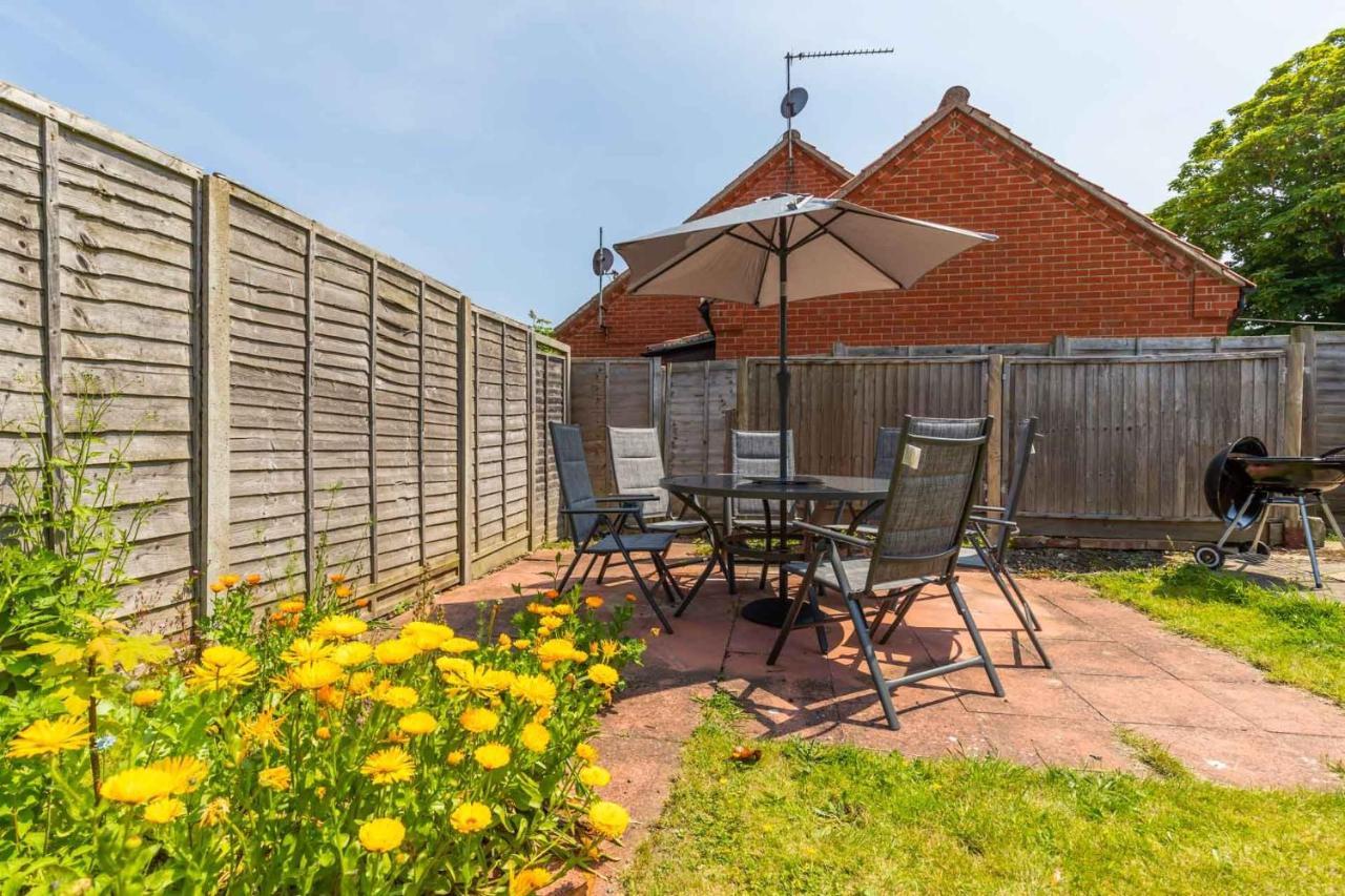 Host & Stay - Pilgrims Rest Bacton  Екстериор снимка