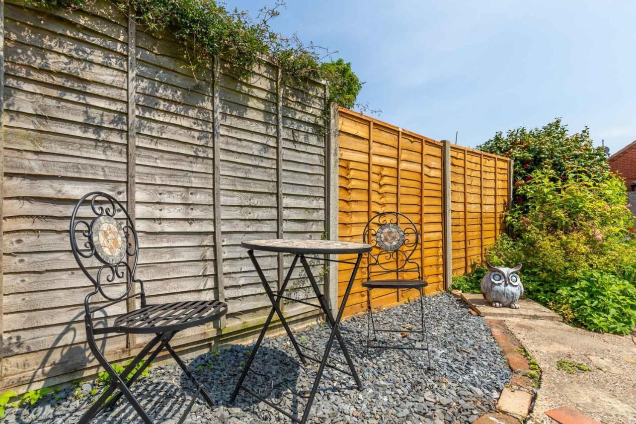 Host & Stay - Pilgrims Rest Bacton  Екстериор снимка